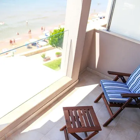 Aquarius House Holiday home *