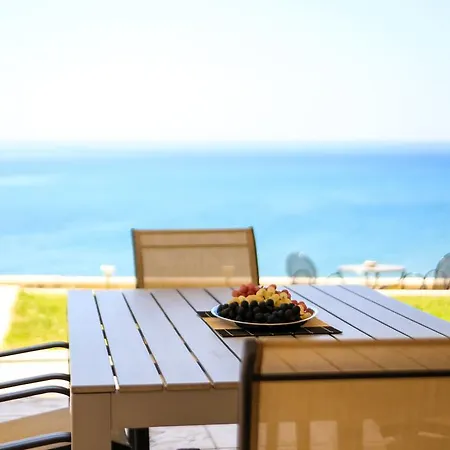 Aquarius House Case de vacanță